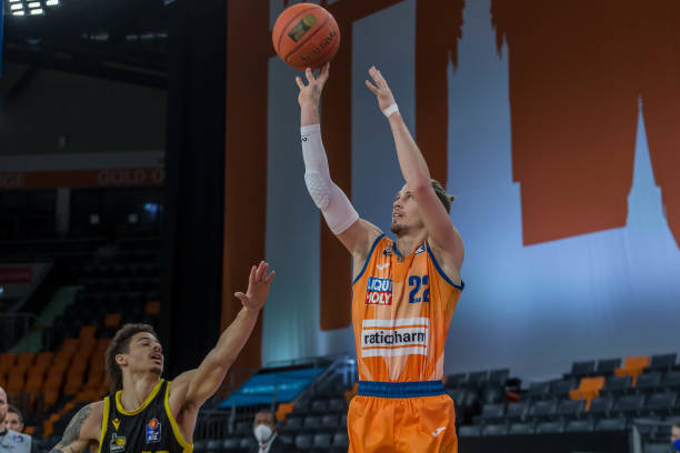 追平比分 追平比分